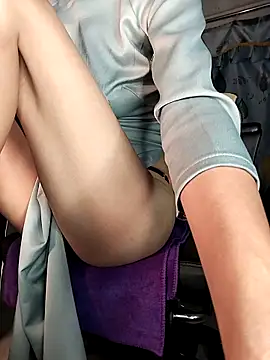 Snapshot of Lucy_limon chatting on December 18, 8:53 am Lucy limon online show from December 18, 8:53 am