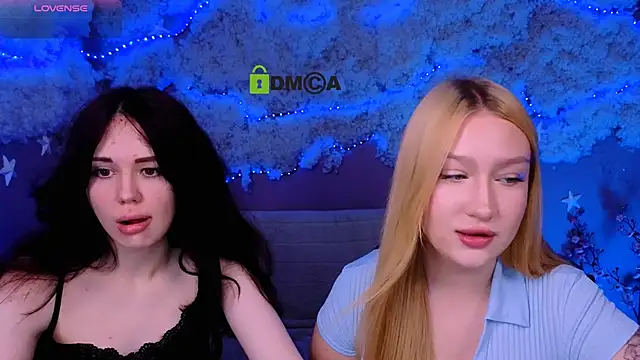Snapshot of playful_sophie chatting on June 6, 7:29 pm playful sophie online show from June 6, 7:29 pm