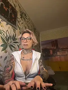 Snapshot of Lucky_Deniz chatting on December 19, 9:11 pm Lucky Deniz online show from December 19, 9:11 pm
