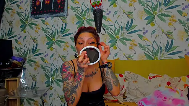 Snapshot of Lucky_Deniz chatting on February 4, 12:33 pm Lucky Deniz online show from February 4, 12:33 pm
