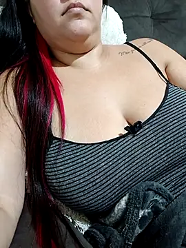 Snapshot of Paolaa_hoot chatting on May 16, 3:58 am Paolaa hoot online show from May 16, 3:58 am