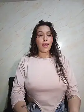 Snapshot of eriika_deep_ chatting on May 25, 6:25 pm eriika deep online show from May 25, 6:25 pm