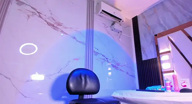 amber diior online show from November 13, 1:48 am