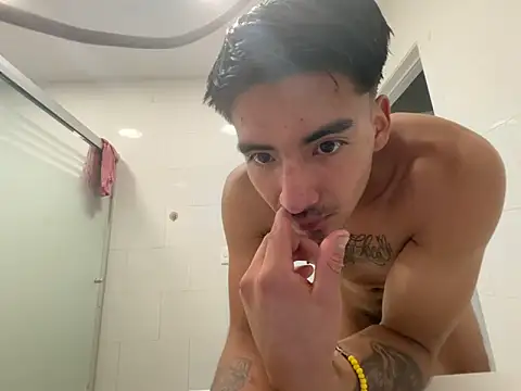 Snapshot of GIOOOO568 chatting on October 24, 3:47 am GIOOOO568 online show from October 24, 3:47 am