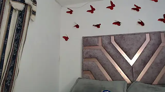 Snapshot of Anny_Fox- chatting on September 12, 2:00 am Anny Fox- online show from September 12, 2:00 am