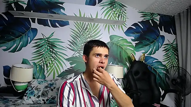 Snapshot of Gurvinder_1 chatting on February 8, 1:22 am Gurvinder 1 online show from February 8, 1:22 am