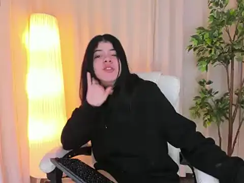 Maddy bennet online show from March 12, 8:08 am