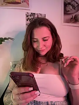 MayaMystic online show from April 13, 1:05 pm