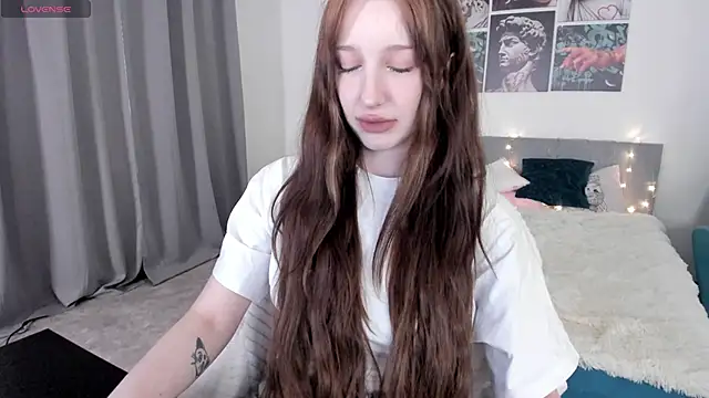 Snapshot of Lissa_Meow_ chatting on June 5, 6:52 am Lissa Meow online show from June 5, 6:52 am