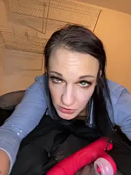 Snapshot of KarmaXblayze chatting on February 2, 7:41 am KarmaXblayze online show from February 2, 7:41 am