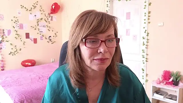 Snapshot of Miss_Moren chatting on March 27, 7:47 am Miss Moren online show from March 27, 7:47 am
