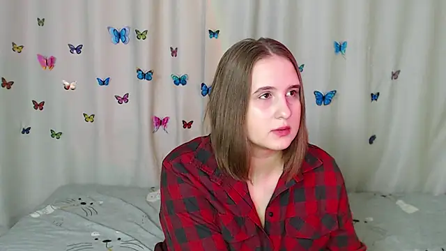 Snapshot of Phantommira chatting on January 20, 1:00 pm Phantommira online show from January 20, 1:00 pm