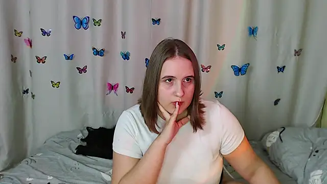 Snapshot of Phantommira chatting on January 22, 9:21 pm Phantommira online show from January 22, 9:21 pm