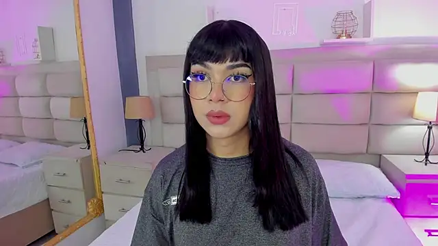 RoseCassie online show from February 26, 1:41 pm