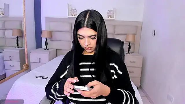 RoseCassie online show from October 21, 12:50 pm