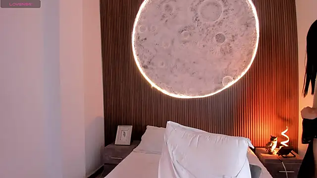 RoseCassie online show from January 5, 5:27 pm