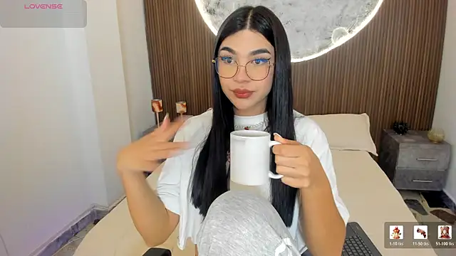 RoseCassie online show from April 3, 1:20 pm