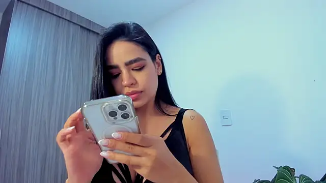 Sara Leblanc online show from November 11, 4:07 pm