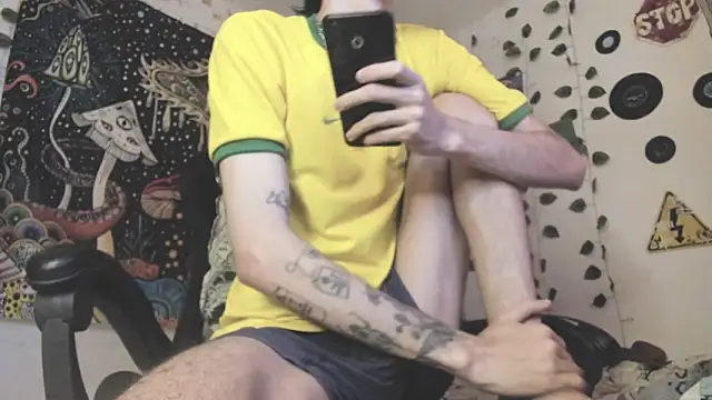 Snapshot of skinny_dann chatting on June 22, 6:38 pm skinny dann online show from June 22, 6:38 pm