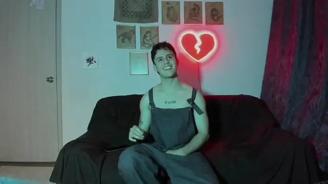 Snapshot of Antonello_Vannucci chatting on December 30, 11:49 pm Antonello Vannucci online show from December 30, 11:49 pm