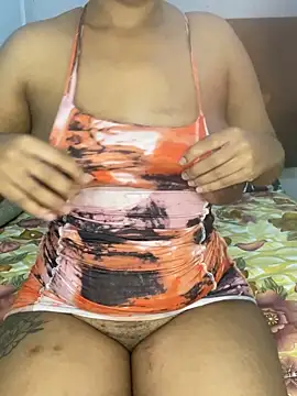 Snapshot of beverlyxxxx chatting on January 21, 6:45 pm beverlyxxxx online show from January 21, 6:45 pm