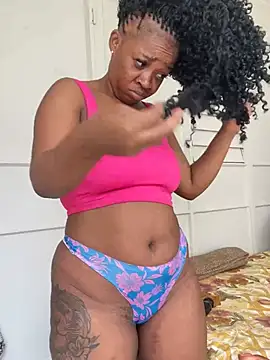 Snapshot of beverlyxxxx chatting on March 3, 12:05 pm beverlyxxxx online show from March 3, 12:05 pm