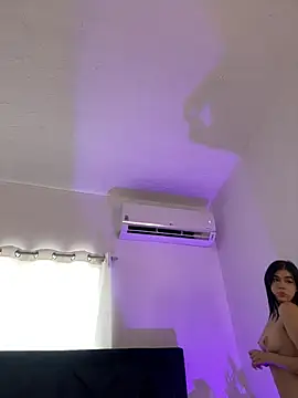 Snapshot of Lily_Woodz chatting on July 5, 2:24 pm Lily Woodz online show from July 5, 2:24 pm