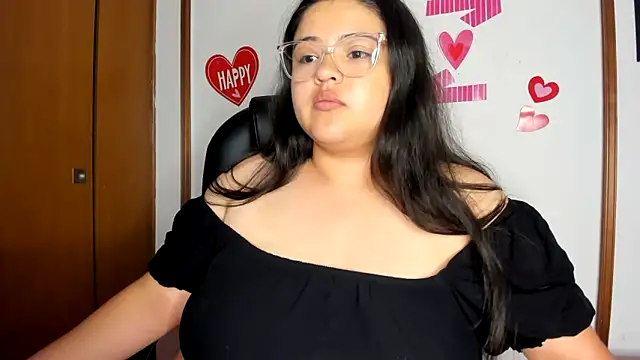 Snapshot of lizzie_c chatting on February 10, 9:36 pm lizzie c online show from February 10, 9:36 pm