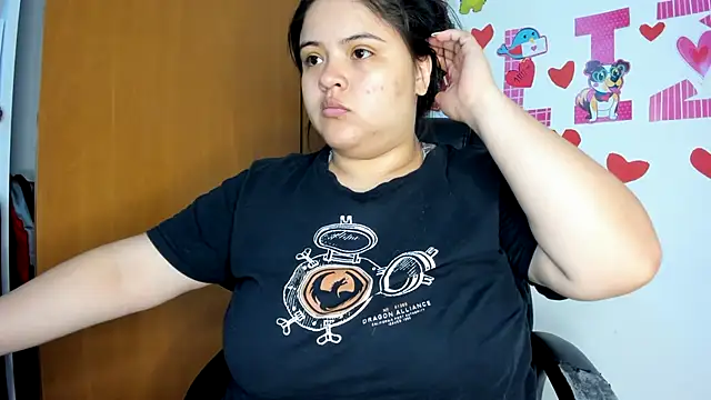 Snapshot of lizzie_c chatting on February 17, 8:15 pm lizzie c online show from February 17, 8:15 pm