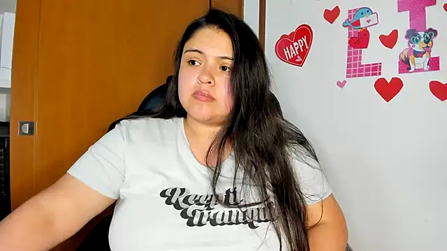 Snapshot of lizzie_c chatting on February 19, 4:01 am lizzie c online show from February 19, 4:01 am