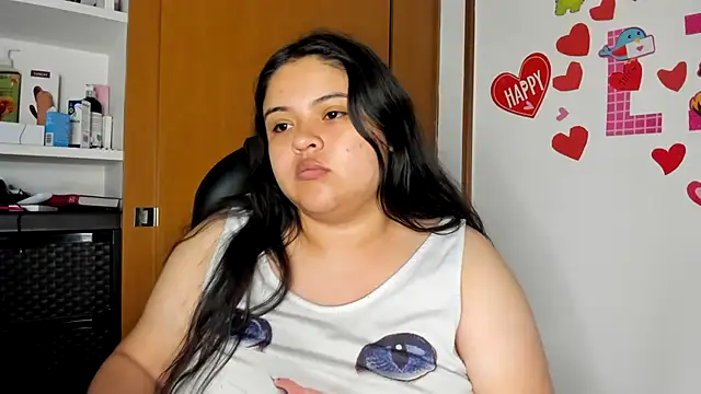 Snapshot of lizzie_c chatting on February 19, 11:25 pm lizzie c online show from February 19, 11:25 pm
