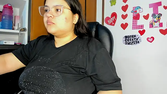 Snapshot of lizzie_c chatting on March 8, 11:39 pm lizzie c online show from March 8, 11:39 pm