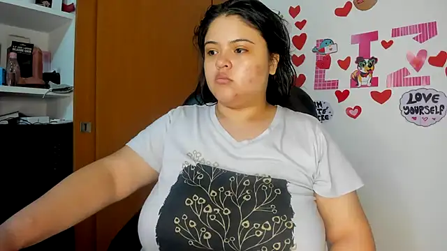 Snapshot of lizzie_c chatting on March 14, 3:15 am lizzie c online show from March 14, 3:15 am