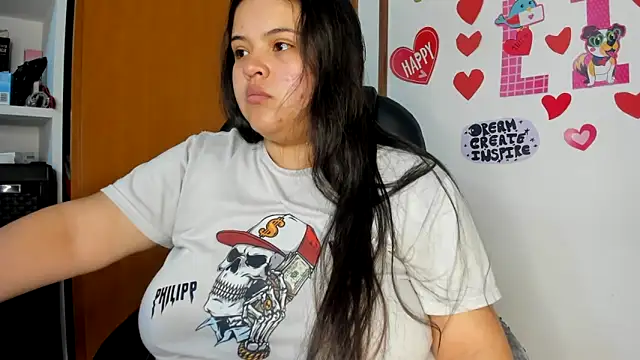 Snapshot of lizzie_c chatting on March 18, 2:15 am lizzie c online show from March 18, 2:15 am