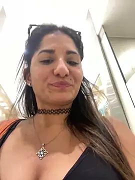 AlejandritaMilano online show from February 24, 9:02 pm