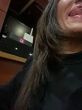 AlejandritaMilano online show from May 21, 9:00 pm