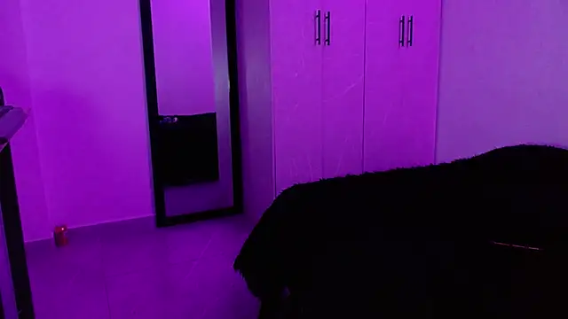 miia-liiam online show from April 9, 5:29 am