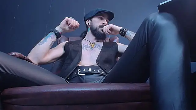 AxelColton online show from February 6, 9:53 am