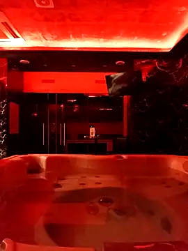 Snapshot of Coppiatrasgressiva chatting on October 18, 9:59 pm Coppiatrasgressiva online show from October 18, 9:59 pm