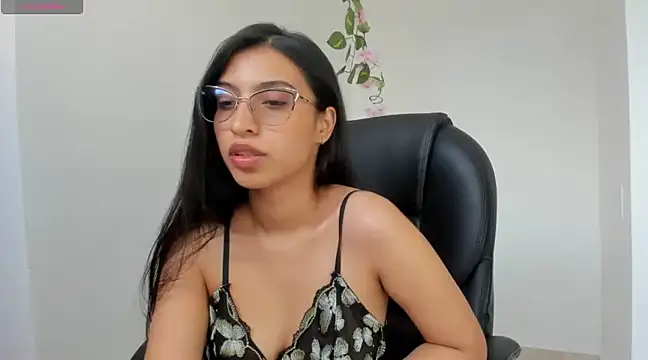 Snapshot of Ninna--1 chatting on February 13, 3:24 pm Ninna--1 online show from February 13, 3:24 pm