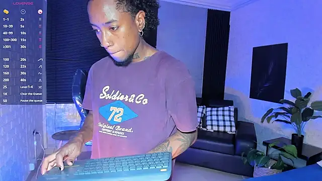 JhonyMiller  online show from May 23, 8:24 pm
