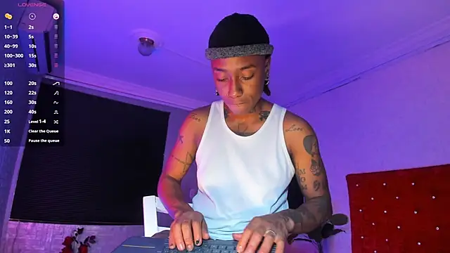 JhonyMiller  online show from May 29, 8:40 pm