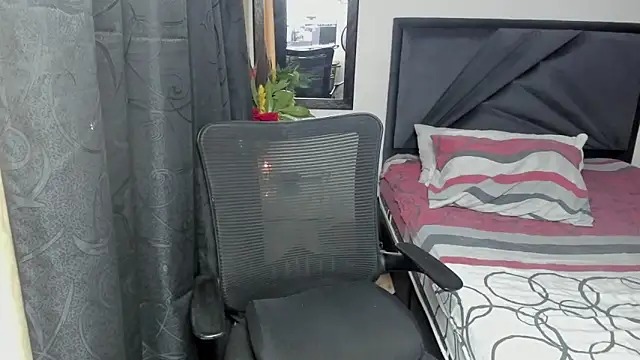 Snapshot of natalia5560 chatting on May 21, 7:54 pm natalia5560 online show from May 21, 7:54 pm