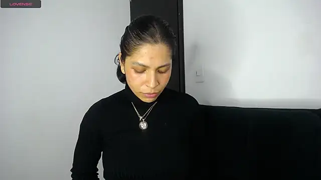 AbrilSonne online show from September 9, 1:05 am