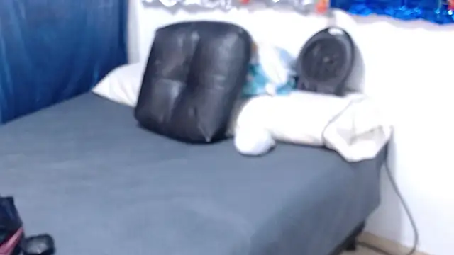 Snapshot of thaly_funn chatting on March 8, 6:26 pm thaly funn online show from March 8, 6:26 pm