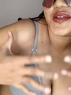 Snapshot of Riya_Stream01 chatting on January 19, 11:10 pm Riya Stream01 online show from January 19, 11:10 pm