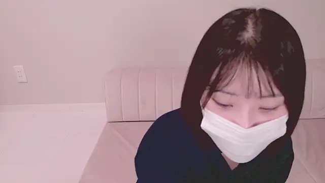 Snapshot of UYU_man chatting on February 2, 3:07 pm UYU man online show from February 2, 3:07 pm