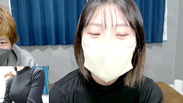 Snapshot of UYU_man chatting on March 7, 5:28 pm UYU man online show from March 7, 5:28 pm