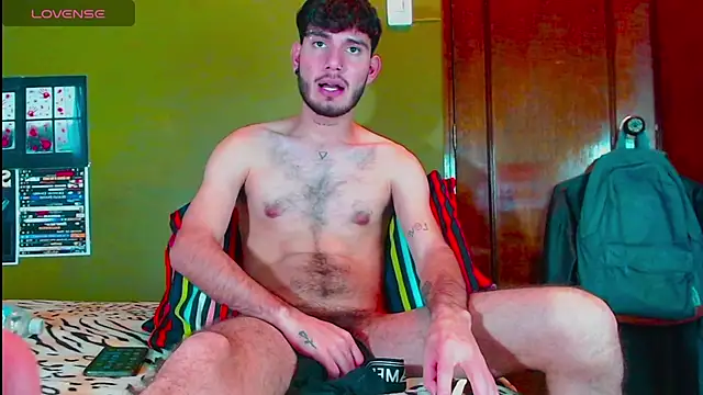 gato444  online show from January 28, 11:50 pm