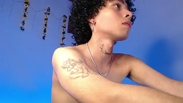 Snapshot of seven7xis chatting on March 13, 4:38 am seven7xis online show from March 13, 4:38 am